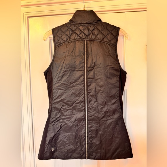 Women's Black Quilted Lululemon Reversible Vest; S8 - Picture 2 of 6